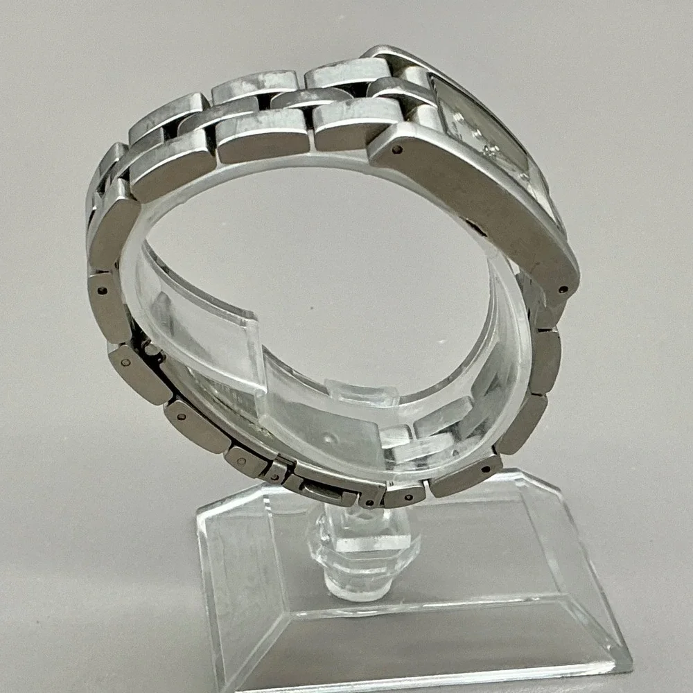 Kenneth Cole kenneth cole